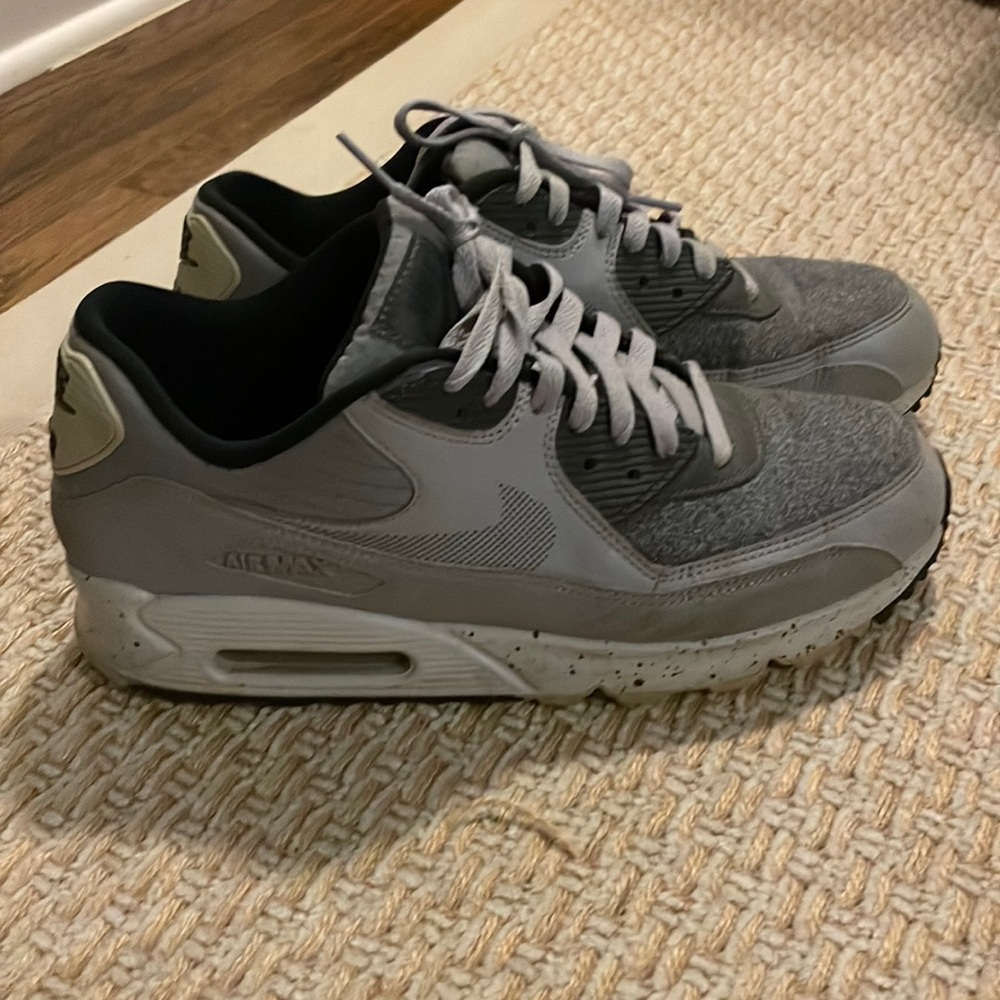 Mens Nike air max size 9.5